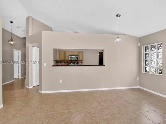 Продажа дома по адресу 16249 NW 24th St - фото 9087005