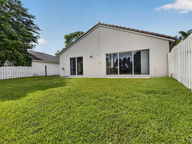 Продажа дома по адресу 16249 NW 24th St - фото 9087021