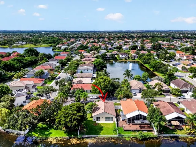 Продажа дома по адресу 16249 NW 24th St - фото 9087042