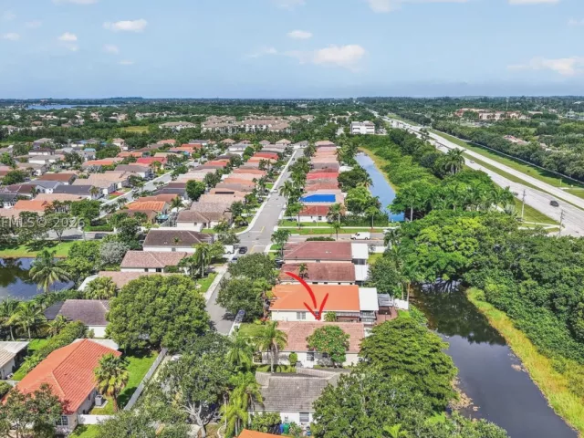 Продажа дома по адресу 16249 NW 24th St - фото 9087045