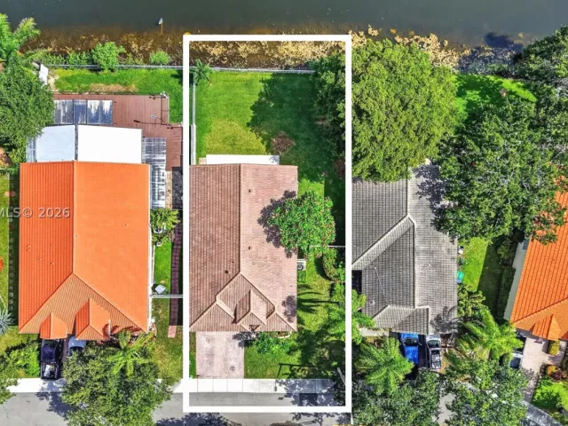 Продажа дома по адресу 16249 NW 24th St - фото 9087050