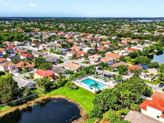 Продажа дома по адресу 16249 NW 24th St - фото 9087051