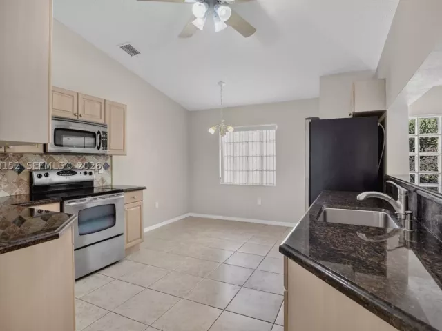 Продажа дома по адресу 16249 NW 24th St - фото 9086986