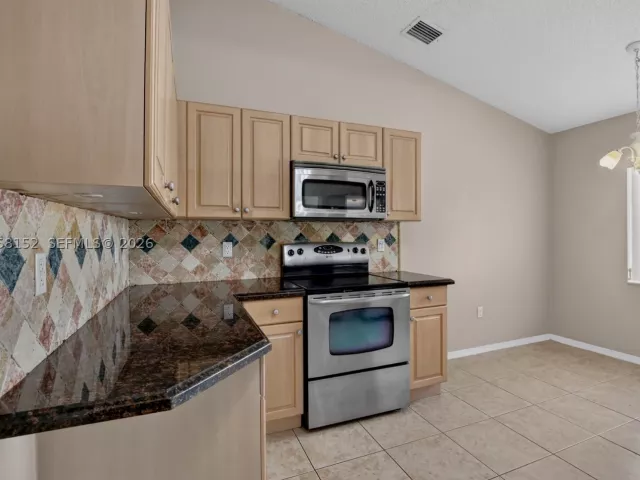 Продажа дома по адресу 16249 NW 24th St - фото 9086988