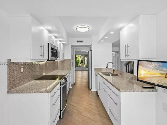 Продажа дома по адресу 3748 NE 209th Ter - фото 8934759