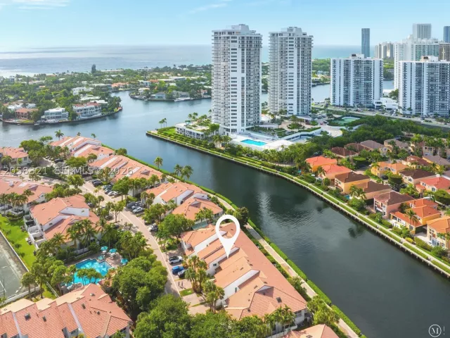 Продажа дома по адресу 3748 NE 209th Ter - фото 8934751