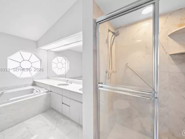 Продажа дома по адресу 3748 NE 209th Ter - фото 8934770