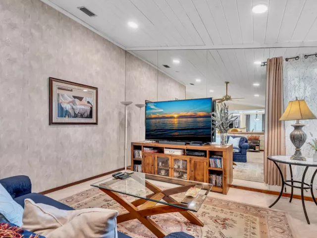 Продажа дома по адресу 5572 Sugar Mill Court - фото 9381304