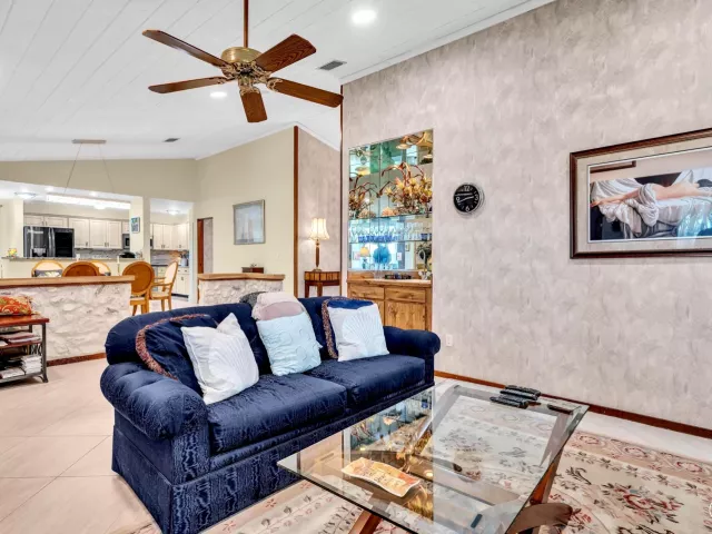 Продажа дома по адресу 5572 Sugar Mill Court - фото 9381305