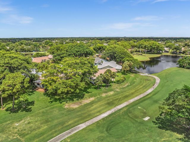 Продажа дома по адресу 5572 Sugar Mill Court - фото 9381345