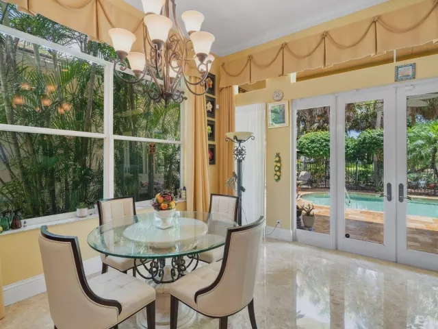 Продажа дома по адресу 15968 Double Eagle Trail - фото 9354157
