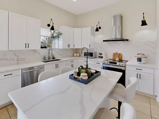 Продажа дома по адресу 2002 NE 39th Ter - фото 9002718