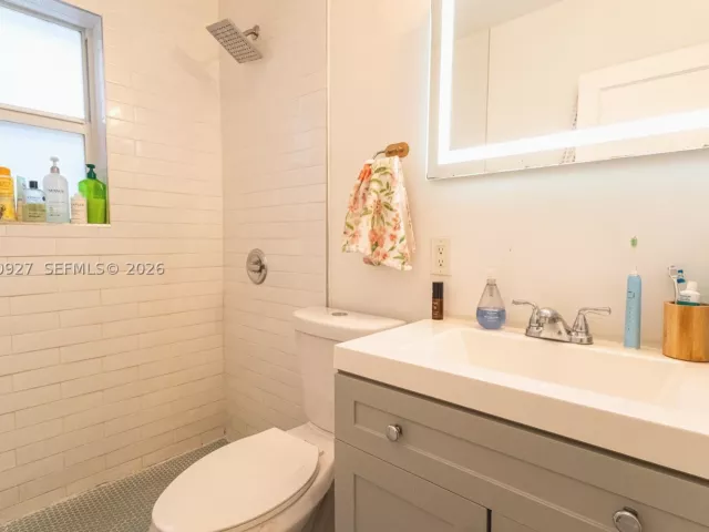 Продажа дома по адресу 180 NW 67th St - фото 8947474