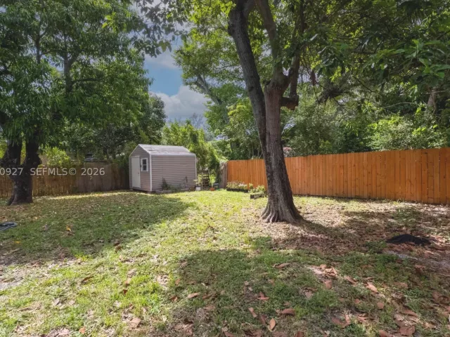 Продажа дома по адресу 180 NW 67th St - фото 8947476