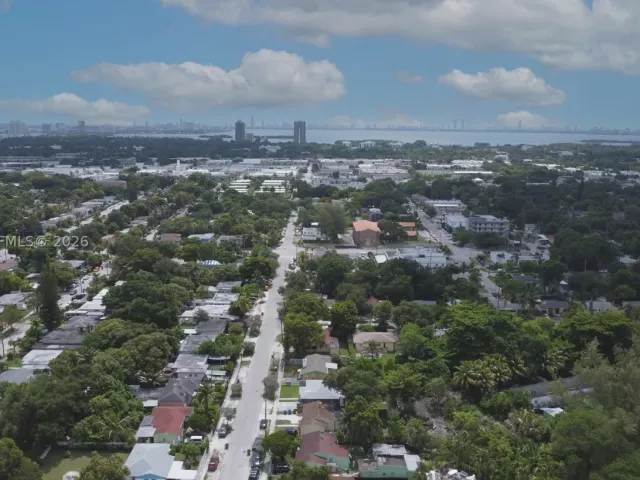 Продажа дома по адресу 180 NW 67th St - фото 8947479