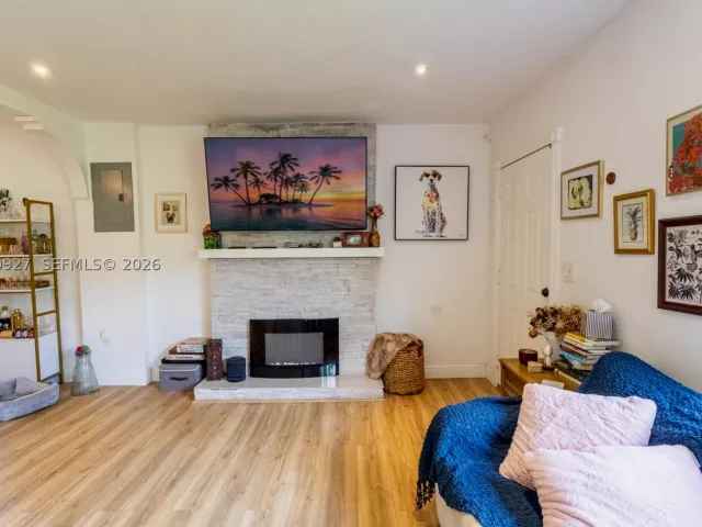 Продажа дома по адресу 180 NW 67th St - фото 8947463