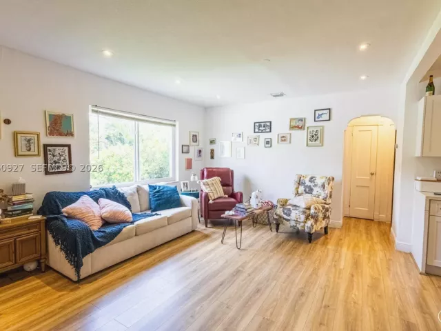 Продажа дома по адресу 180 NW 67th St - фото 8947465