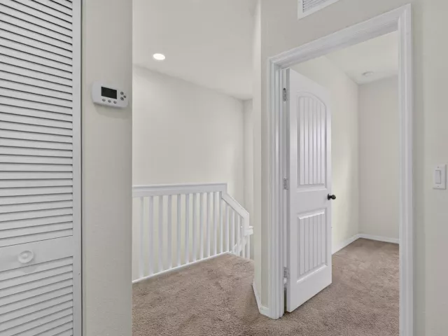 Продажа дома по адресу 1023 NW 33RD Court - фото 9357239