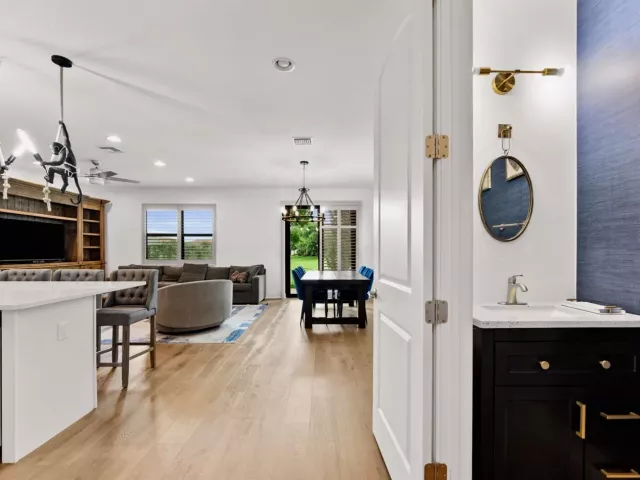 Продажа дома по адресу 9451 KINLEY Place - фото 9250204