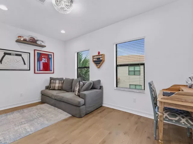 Продажа дома по адресу 9451 KINLEY Place - фото 9250207