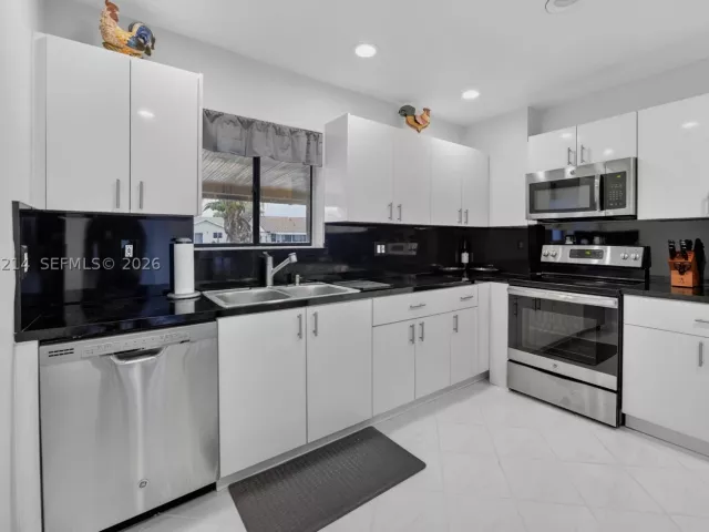 Продажа дома по адресу 8210 SW 96th Ct - фото 8978165