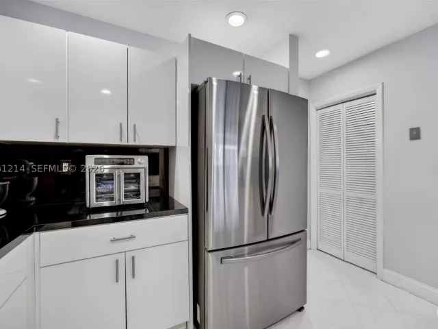 Продажа дома по адресу 8210 SW 96th Ct - фото 8978170