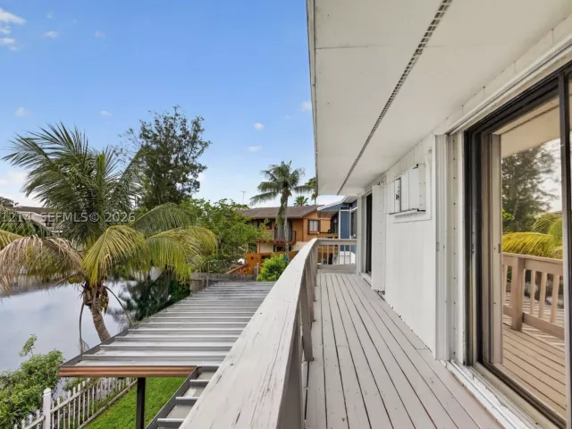 Продажа дома по адресу 8210 SW 96th Ct - фото 8978179