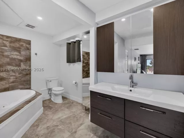 Продажа дома по адресу 8210 SW 96th Ct - фото 8978188