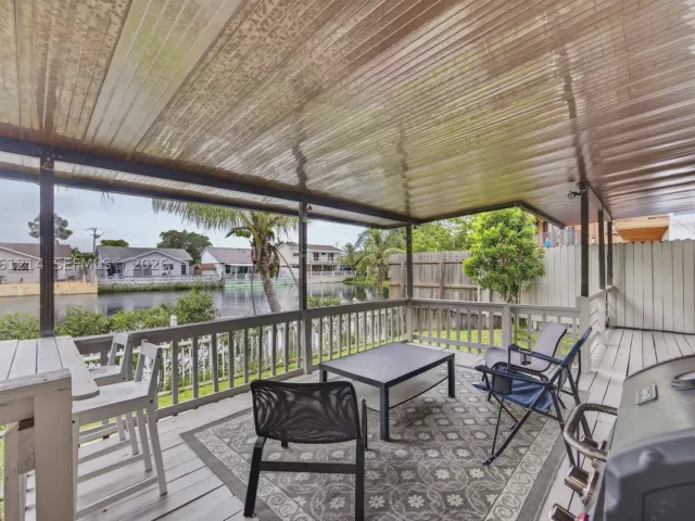 Продажа дома по адресу 8210 SW 96th Ct - фото 8978198