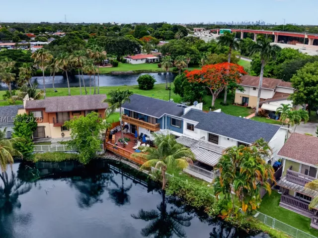 Продажа дома по адресу 8210 SW 96th Ct - фото 8978215