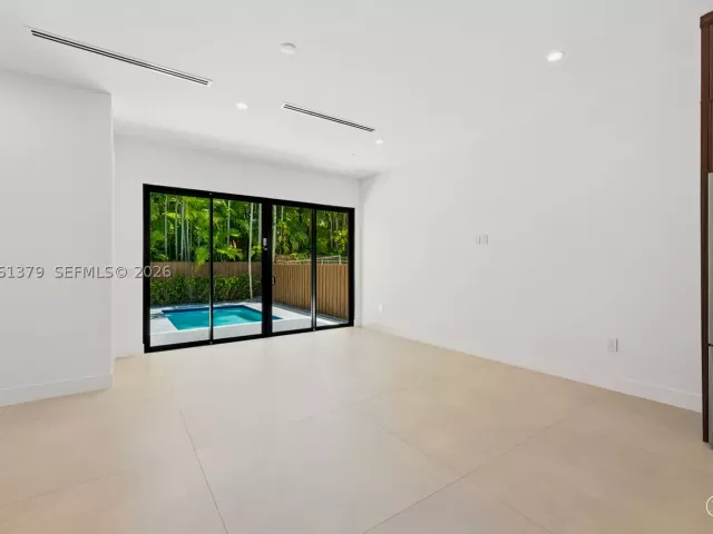 Продажа дома по адресу 3352 SW 28th Ter - фото 8928356