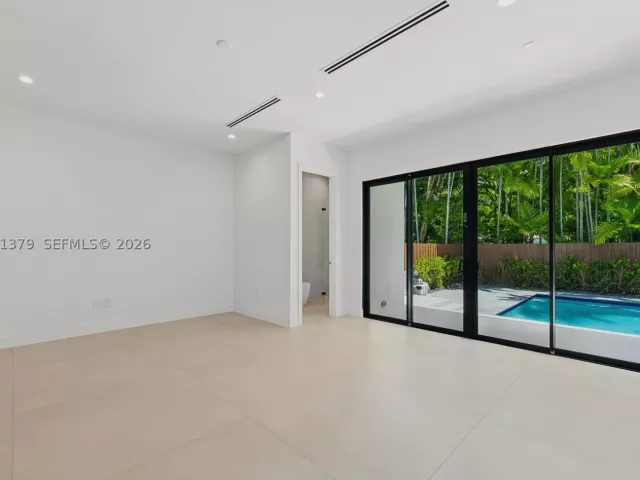 Продажа дома по адресу 3352 SW 28th Ter - фото 8928357