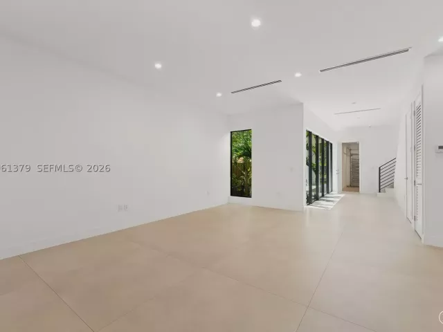 Продажа дома по адресу 3352 SW 28th Ter - фото 8928360