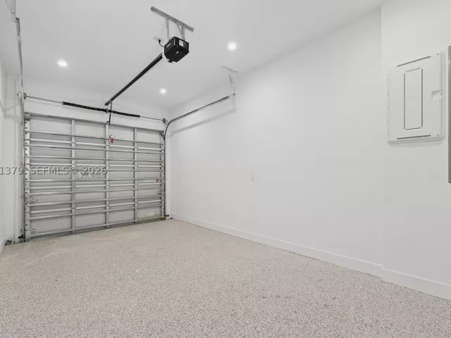 Продажа дома по адресу 3352 SW 28th Ter - фото 8928364
