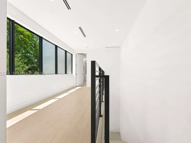 Продажа дома по адресу 3352 SW 28th Ter - фото 8928365