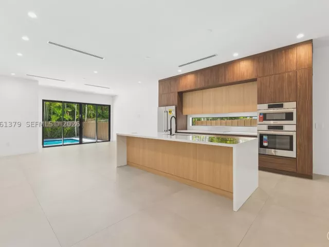 Продажа дома по адресу 3352 SW 28th Ter - фото 8928353