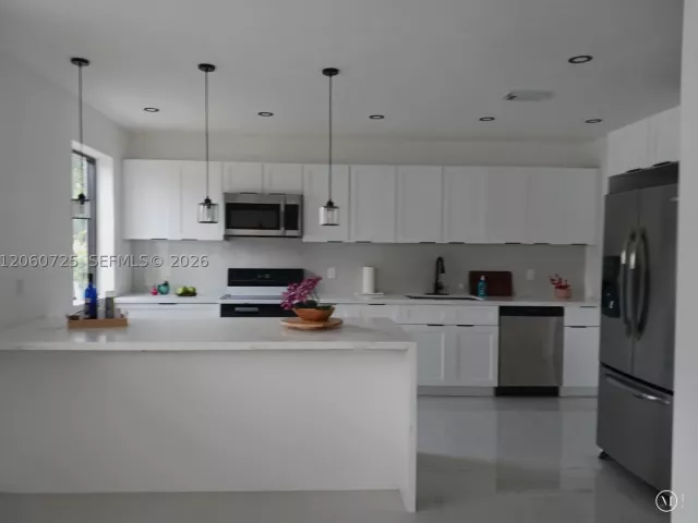 Продажа дома по адресу 1480 NE 157th St - фото 8935012
