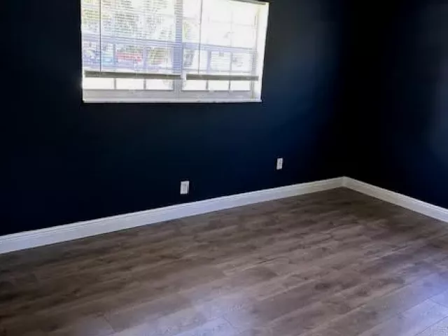Дом в аренду по адресу 4570 Barrett Street - фото 8928414