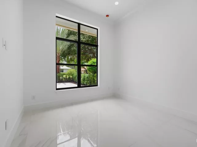 Продажа дома по адресу 1712 Mayacoo Lakes Boulevard - фото 9013174