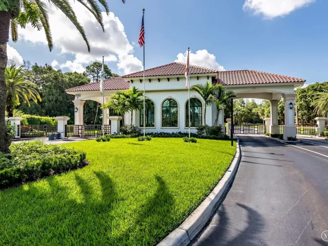 Продажа дома по адресу 1712 Mayacoo Lakes Boulevard - фото 9013226