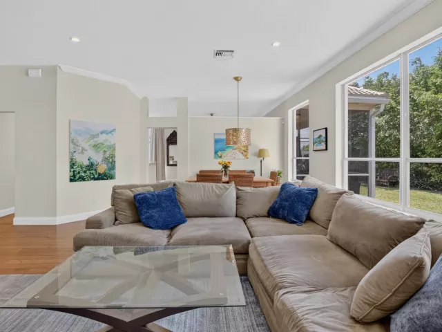 Продажа дома по адресу 9415 Lake Serena Drive - фото 9359455