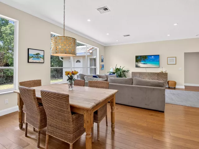 Продажа дома по адресу 9415 Lake Serena Drive - фото 9359458