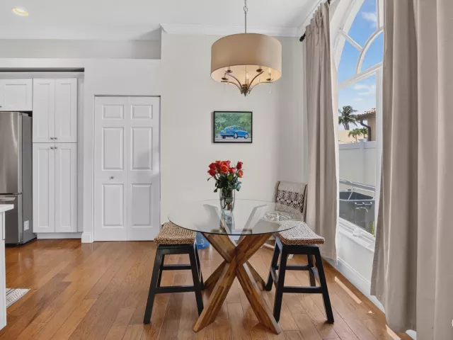 Продажа дома по адресу 9415 Lake Serena Drive - фото 9359460