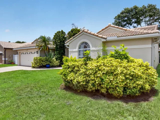 Продажа дома по адресу 9415 Lake Serena Drive - фото 9359449