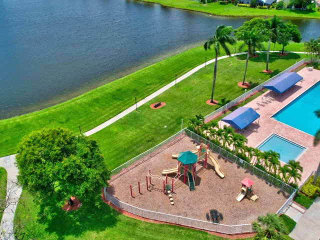 Продажа дома по адресу 9415 Lake Serena Drive - фото 9359488