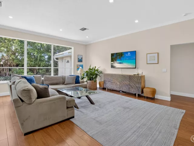 Продажа дома по адресу 9415 Lake Serena Drive - фото 9359453