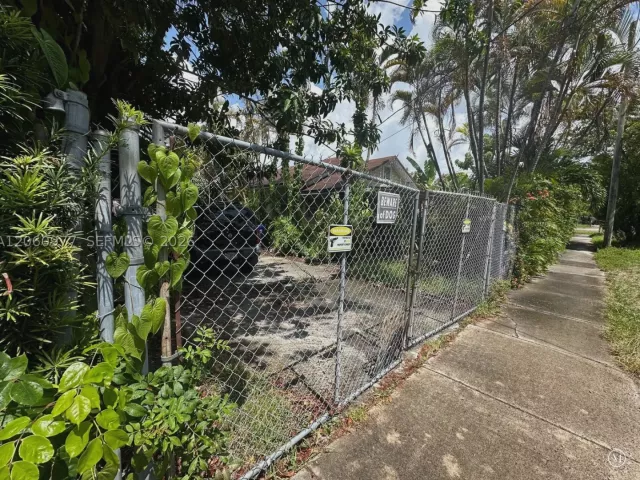 Продажа дома по адресу 3348 NW 9th Ave - фото 8937796