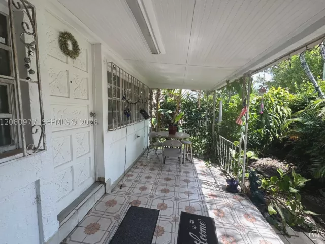 Продажа дома по адресу 3348 NW 9th Ave - фото 8937797