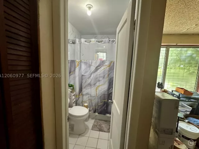 Продажа дома по адресу 3348 NW 9th Ave - фото 8937801