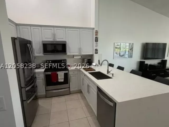 Продажа дома по адресу 299 Coral Trace Ln - фото 8934659